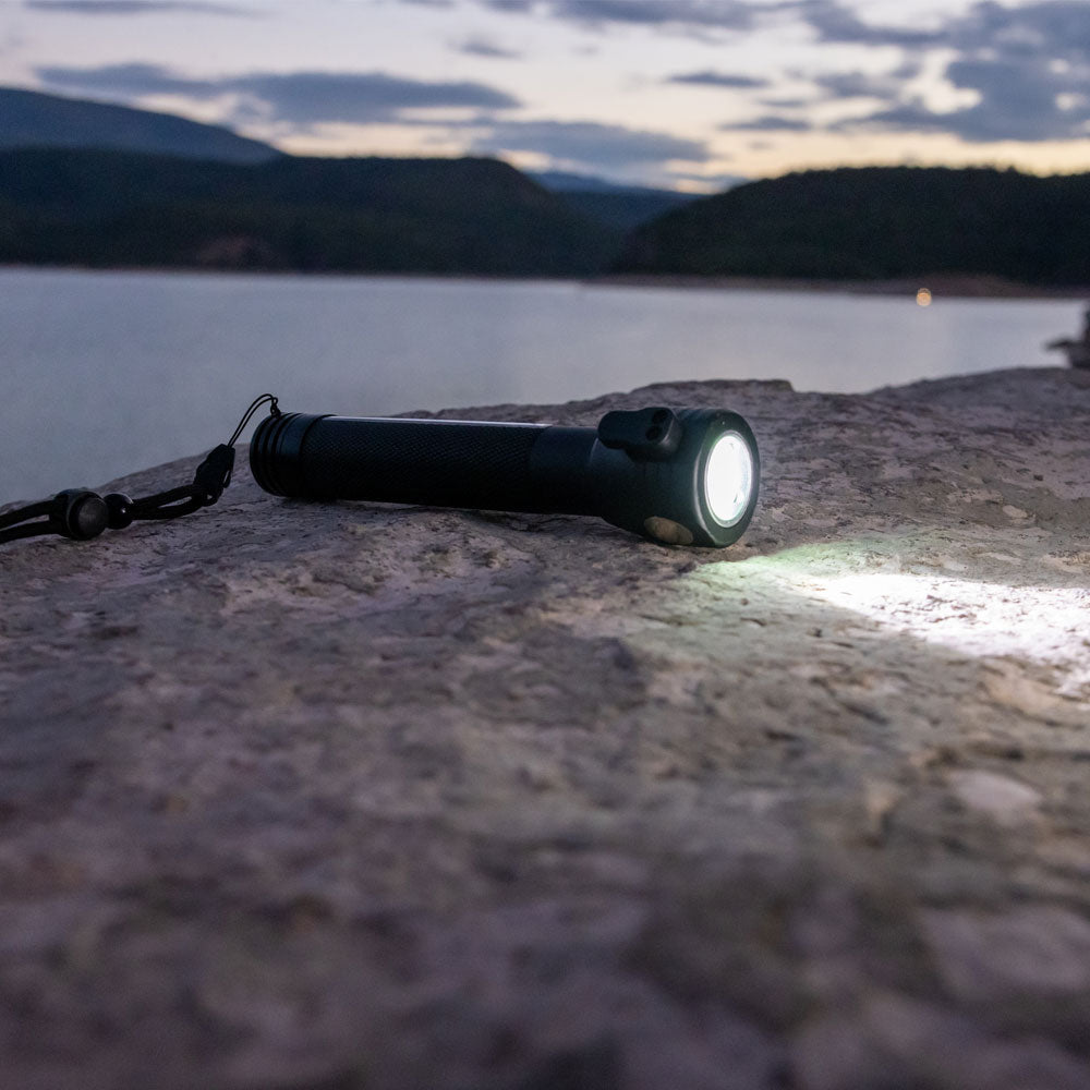 Solar Powered Survival Flashlight – GizModern